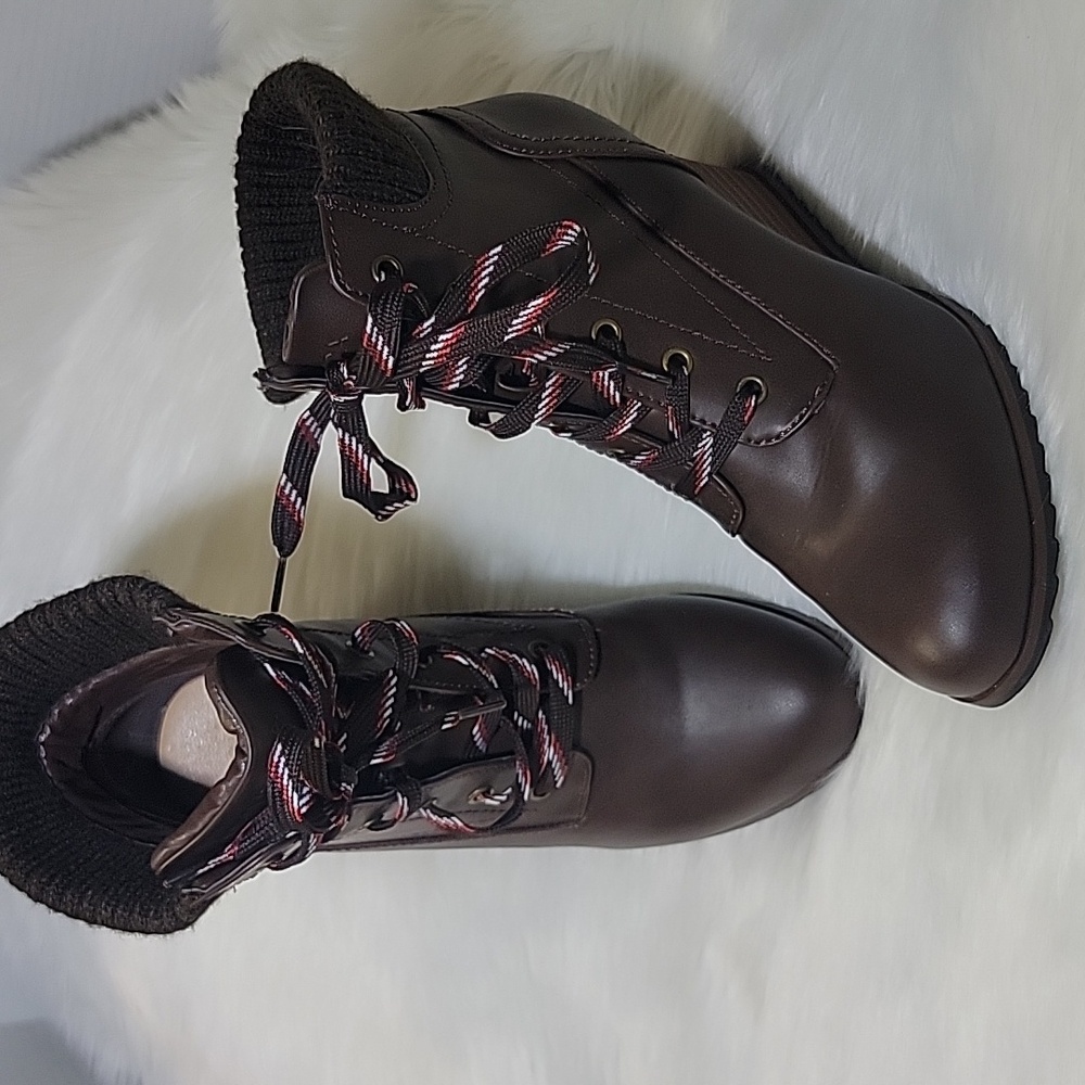 Náutica Women Expresso Wedge Ribbed Sweater Top Ankle boots Size 7.5